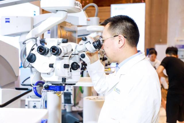 引进四台术中OCT导航显微镜 普瑞眼科显微手术迈入微米有效